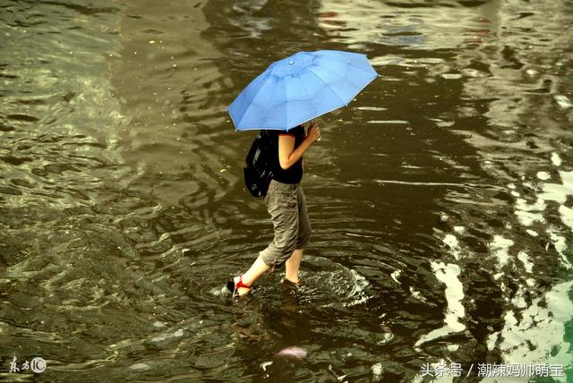 形容雨声的词语雨声时如哀怨缠绵的韵律