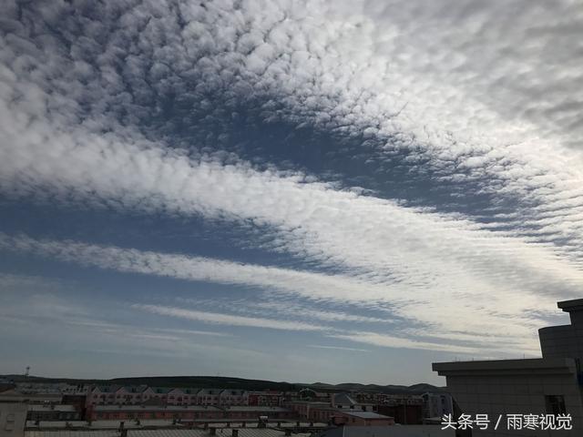 雲的諺語牙克石天空出現魚鱗雲氣象諺語說魚鱗天不雨也風顛